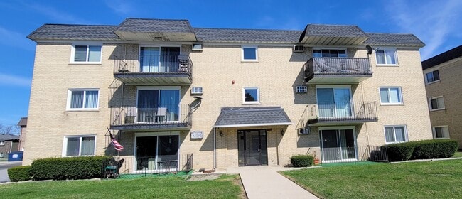 Building Photo - 7819 Rutherford Ave