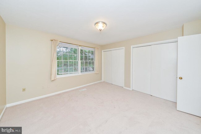 Building Photo - 8553 Barrington Ct