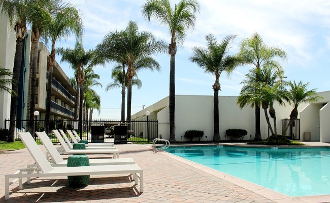 Piscina - Azul Apartments