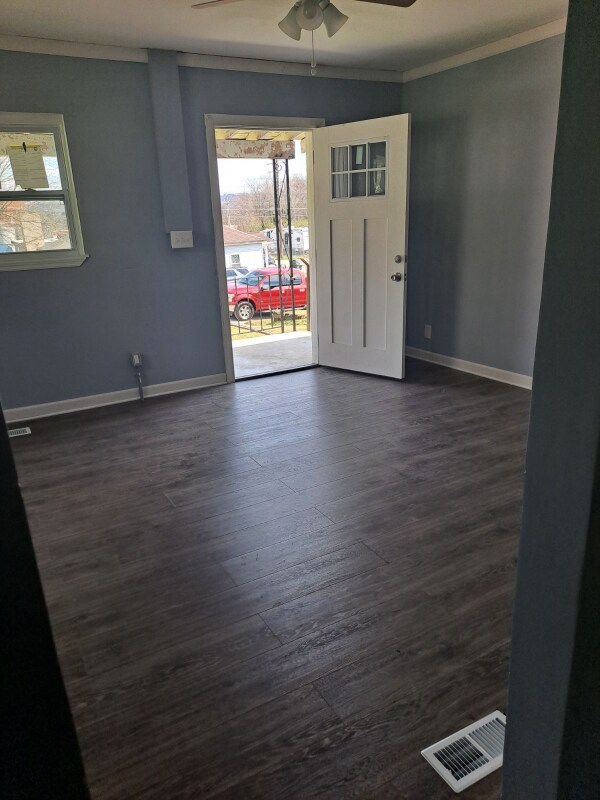 Building Photo - 4625 Highland Ave