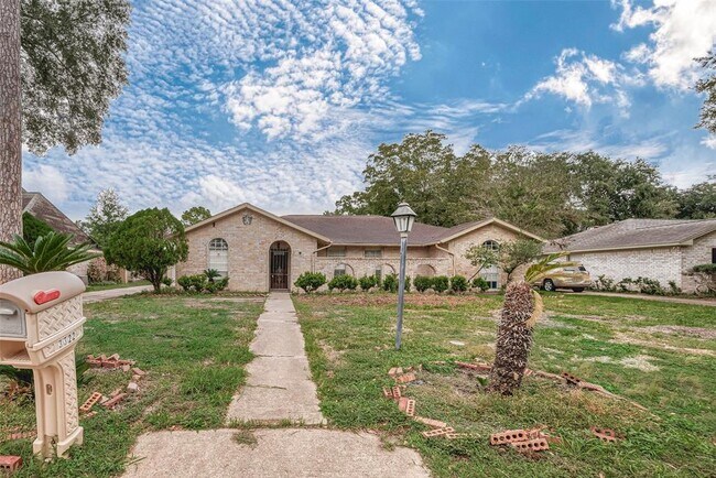 Building Photo - 3322 Greenridge Dr