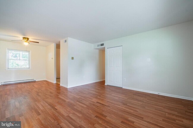 Building Photo - 1015 S Ironwood Rd