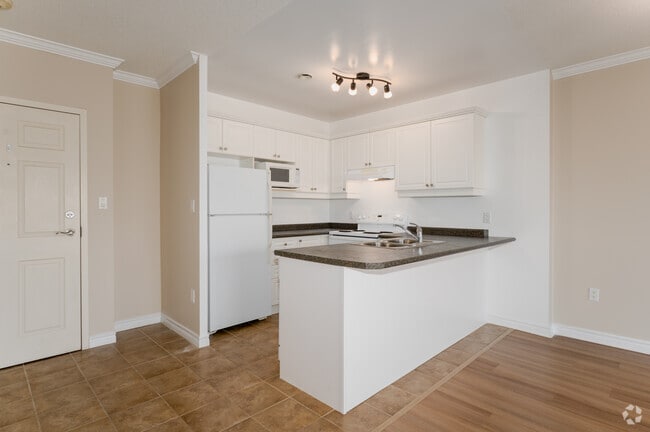 2BR, 2BA - 1,130SF - Kitchen - 544 Talbot