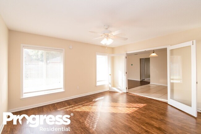 Foto del edificio - 3338 International Village Ct