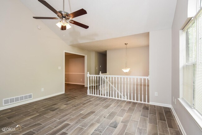 Building Photo - 440 Emerald Pines Dr