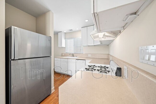 Building Photo - 170 Albert Pl