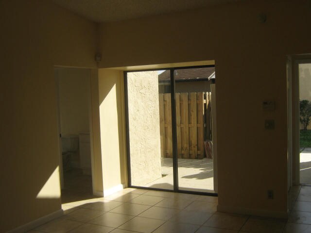Building Photo - 2704  Waterview Circle