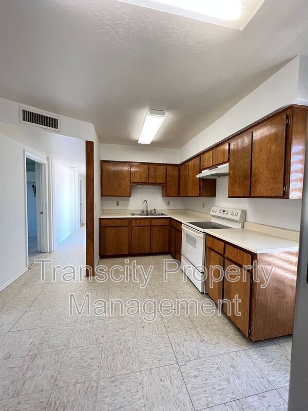 Building Photo - 8432 E Mangun Rd