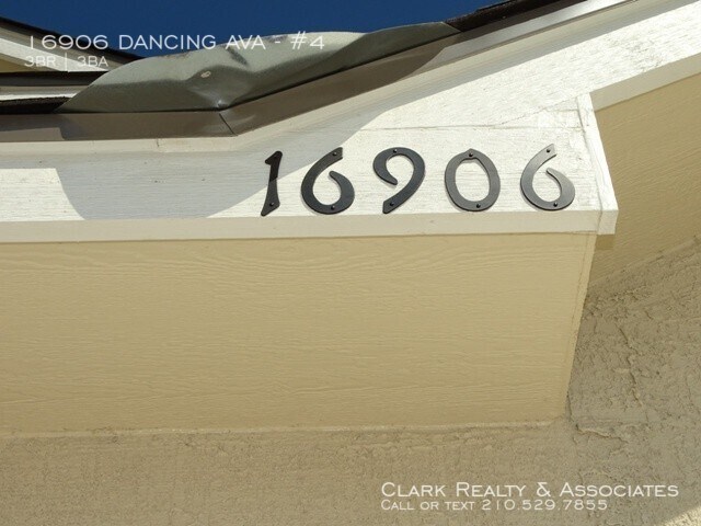 Foto del edificio - 16906 Dancing Ava #4, Selma, TX 78154