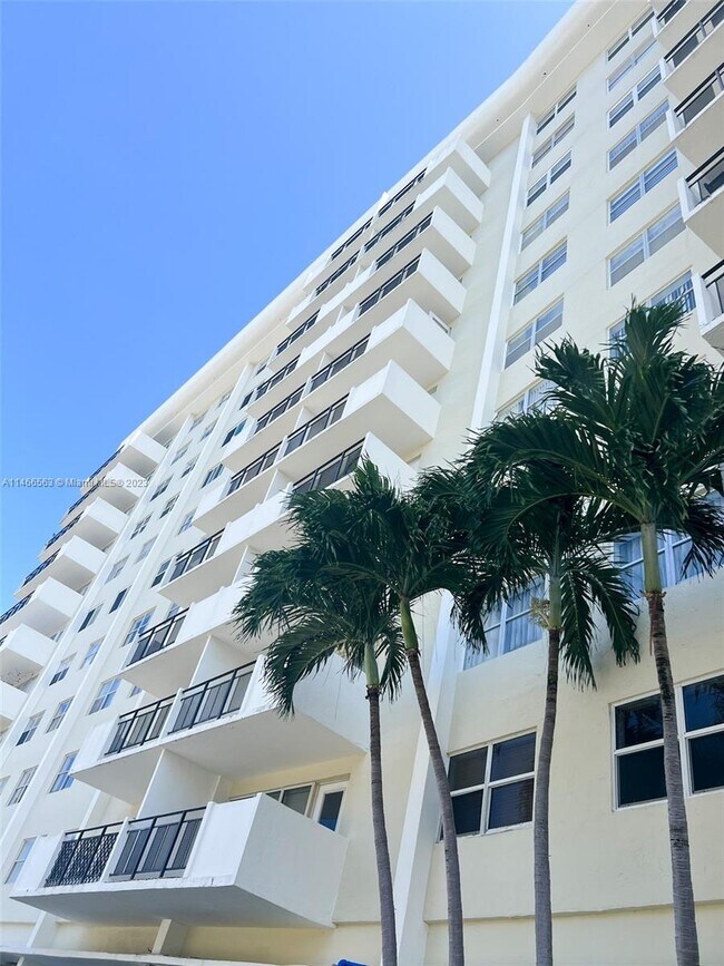 Foto del edificio - 401 Golden Isles Dr