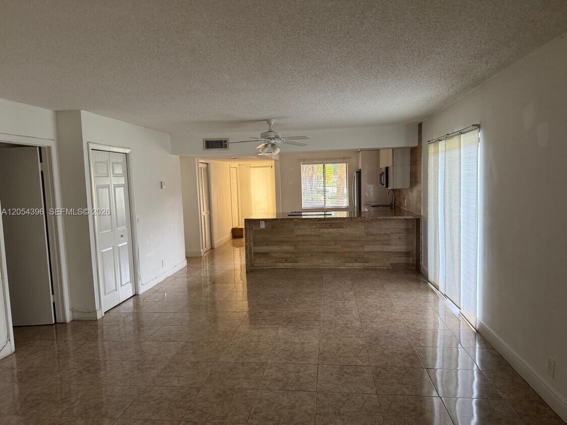 Foto del edificio - 178 Lakeview Dr
