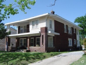 Building Photo - 2813 N Robinson Ave