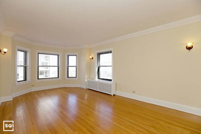 Building Photo - 2369 N Clark St