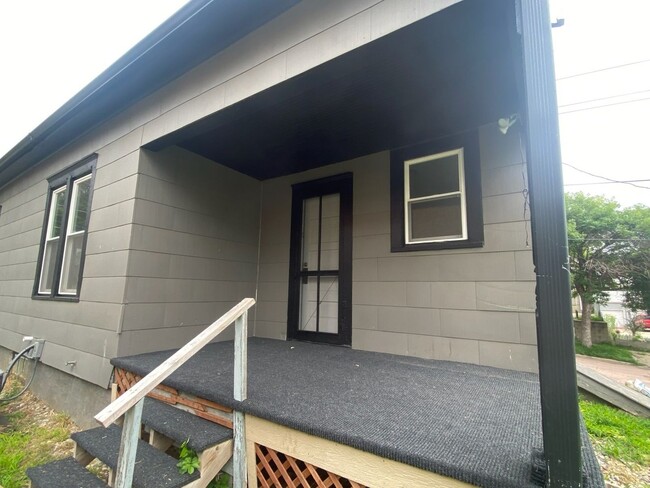 Building Photo - LEASE TO OWN $1,300 MO