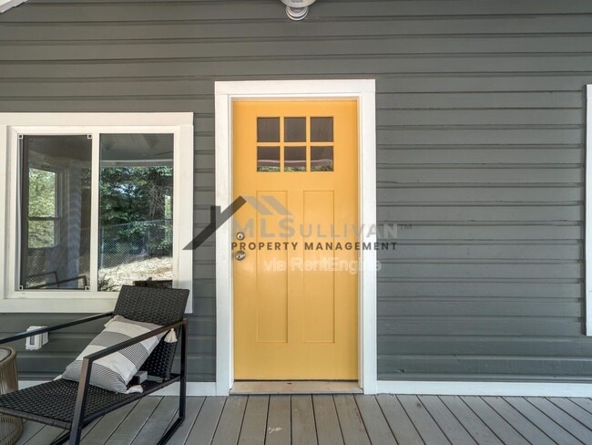 Building Photo - 1010 Cole St