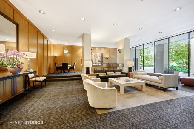 Foto del edificio - 2626 N Lakeview Ave