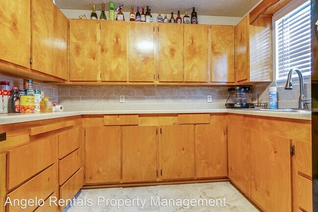 Building Photo - 3 br, 2 bath House - 513 E 25th