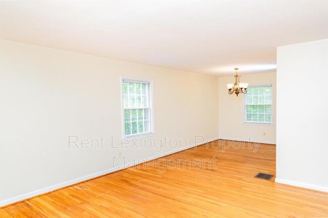 Foto del edificio - 657 Montclair Dr