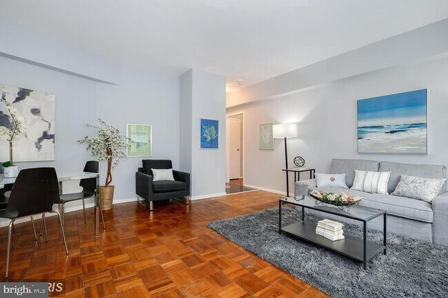 Foto del edificio - 1711 Massachusetts Ave NW