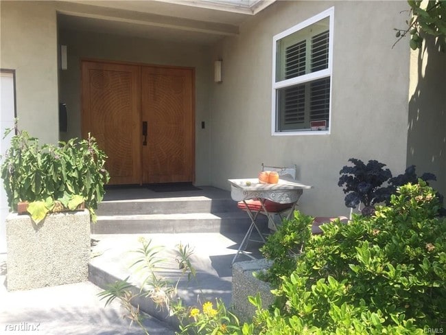 Building Photo - 3 br, 2 bath House - 7756 Isis Ave