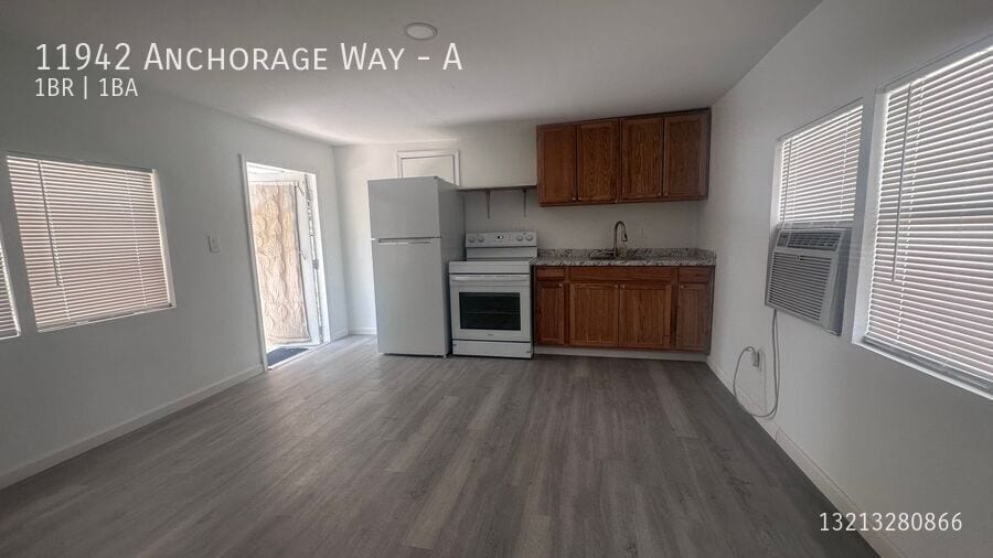 Photo - 11942 Anchorage Way-A