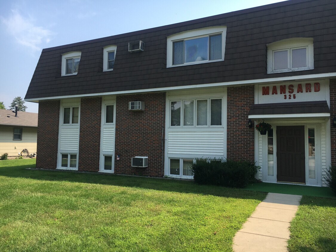 325 Jefferson St SE Unit 3, Hutchinson, MN 55350 Apartments in Hutchinson, MN