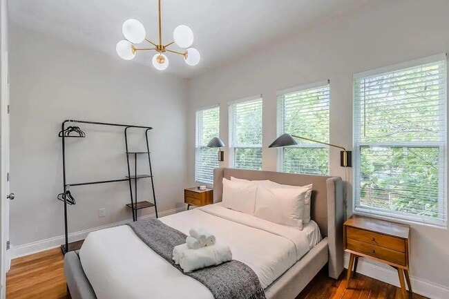 Photo - 1704 S Akard St Apartment