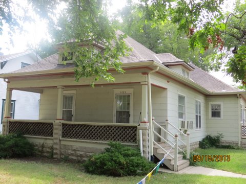 Primary Photo - 1123 W Riverside Ave