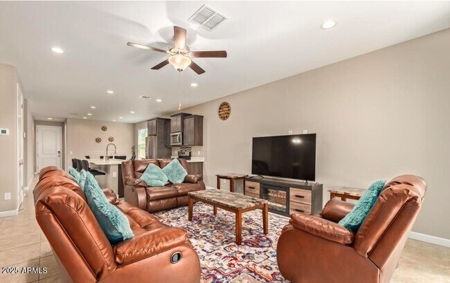 Building Photo - 1953 W Yellowbird Ln