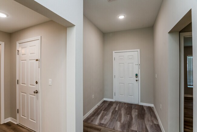 Foto del edificio - 5531 Arlington River Dr.