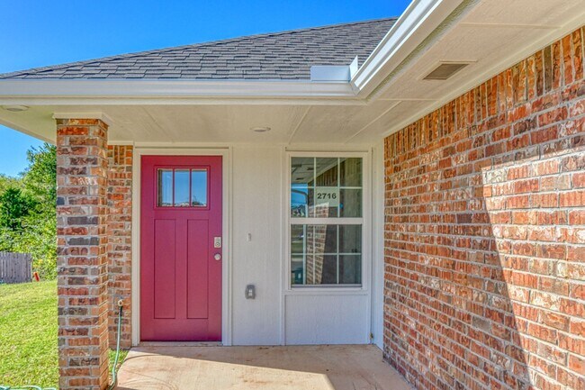 Photo - Brand New Construction!  Lawn care included! House