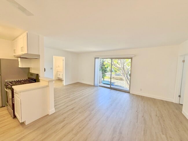 Foto del edificio - 12745 Venice Blvd