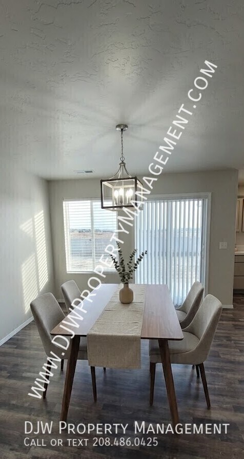 Building Photo - 994 Magic Mill Ave