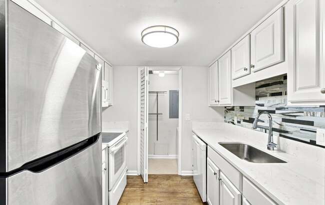 Foto del edificio - 2912 Saint Johns Ave