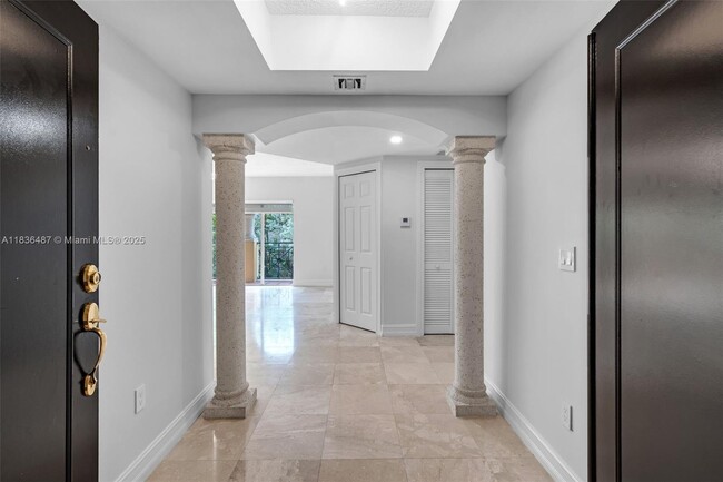 Building Photo - 101 Sidonia Ave