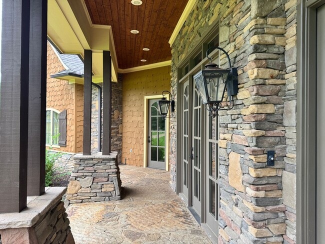 Building Photo - 21220 Gatlinburg Rd