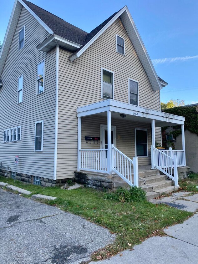 1587 Plainfield Ave NE Unit 3, Grand Rapids, MI 49505 Room for Rent