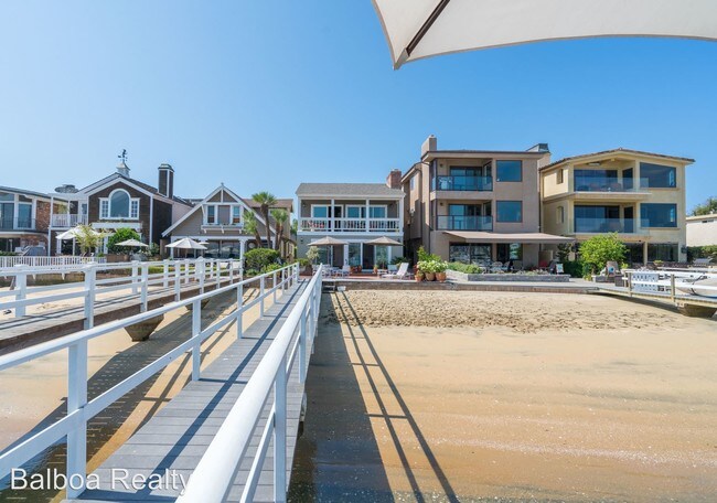 Building Photo - 906 E Balboa Blvd