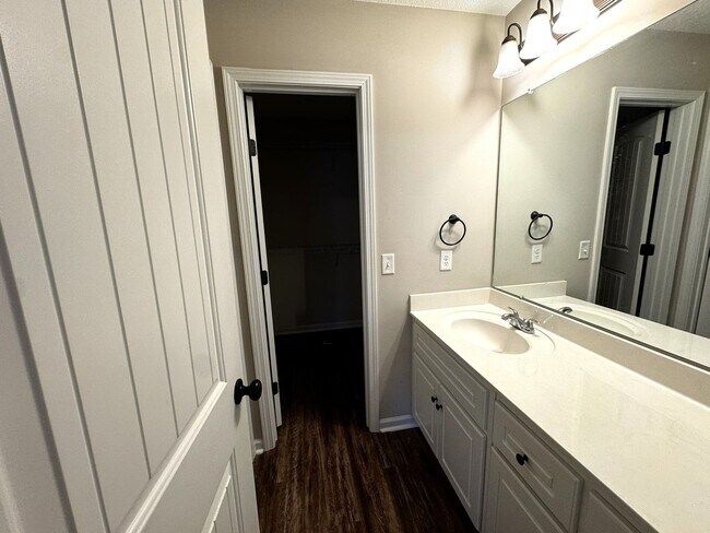 Foto del edificio - 433 Andover Dr