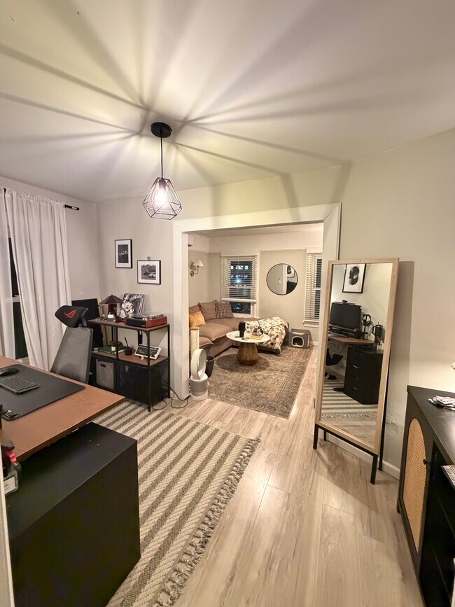 Foto del edificio - 13269 Metropolitan Ave