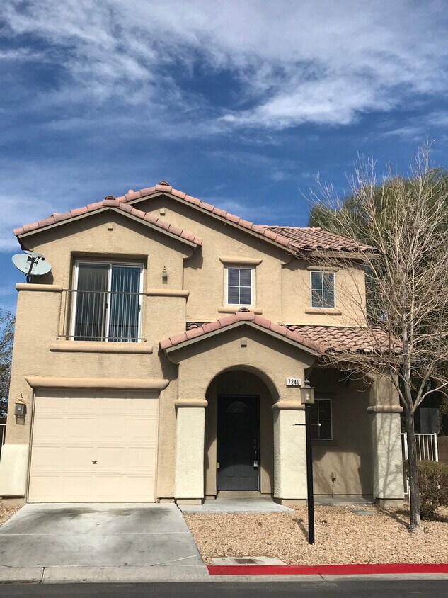 Primary Photo - 3 bedroom home in a gated community!