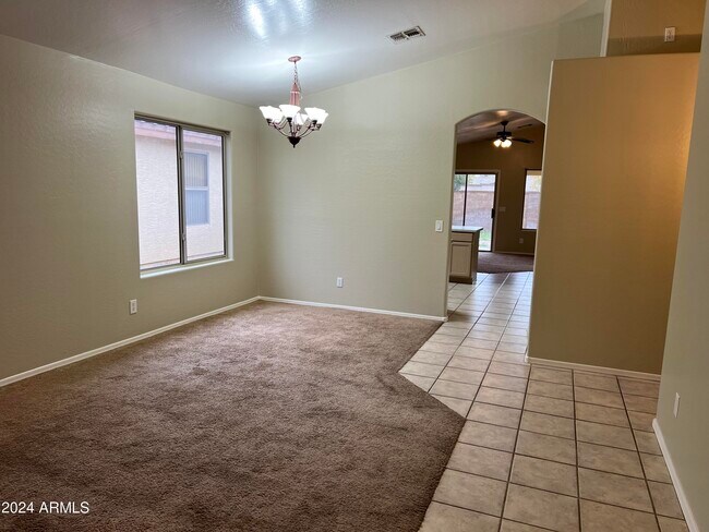 Building Photo - 731 S Parkwood