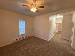 Building Photo - 1560 Bellevue St SE