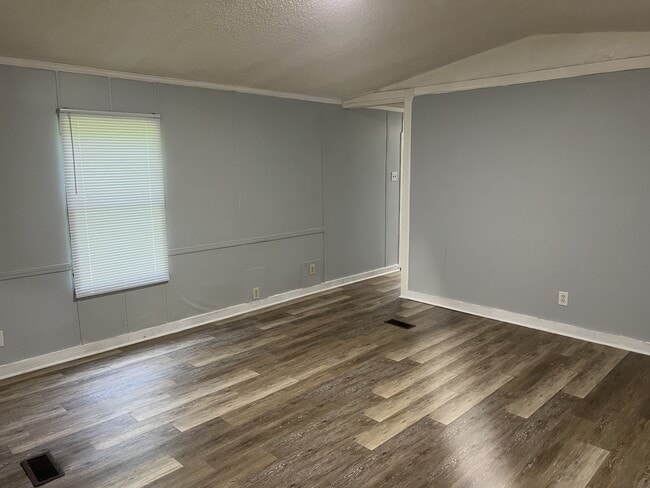 Building Photo - 33 Macks Dr