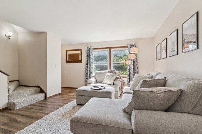 Building Photo - 710 19th Ave