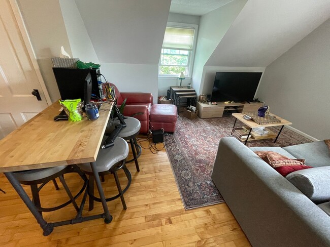 Foto del edificio - Unique Top Floor Suite in 1902 Mansion - A...