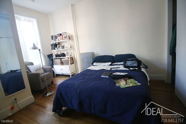 Building Photo - 26 Middagh St