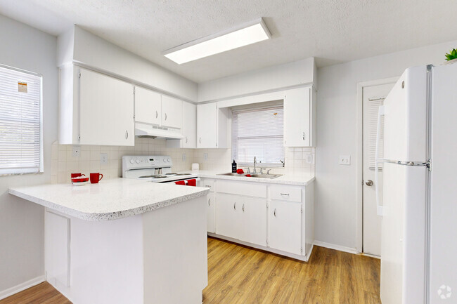 Interior Photo - Julia Court Cottages