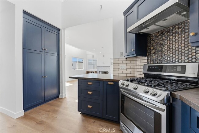 Foto del edificio - 1452 Loma Dr