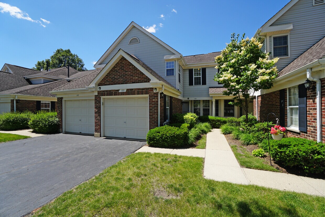 Primary Photo - 120 E Fabish Dr